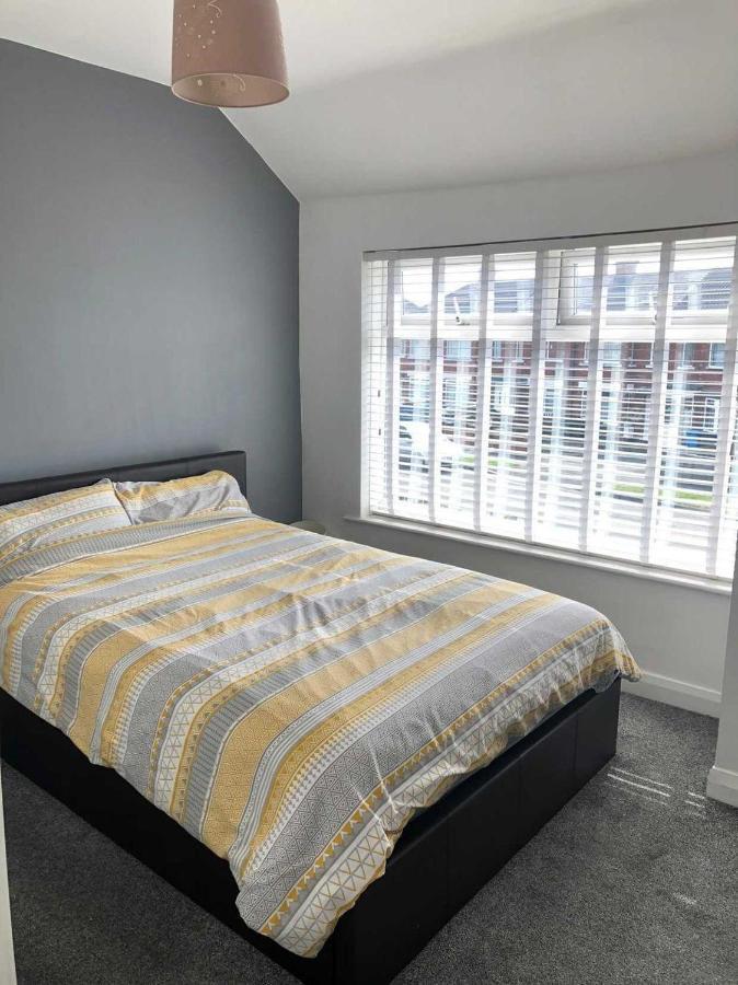 Entire Residential Property With Parking Kingston upon Hull Exterior photo